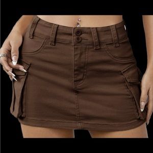 Never Worn Flap Pocket Cargo Denim Skirt
Coffee Brown / L